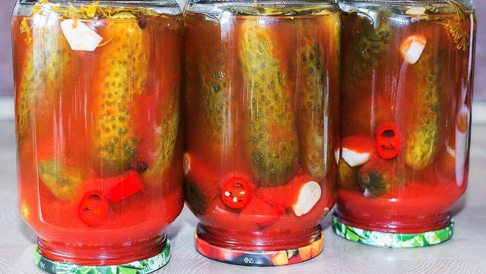 Топ-6 лучших рецептов огурцов в томатном соке на зиму